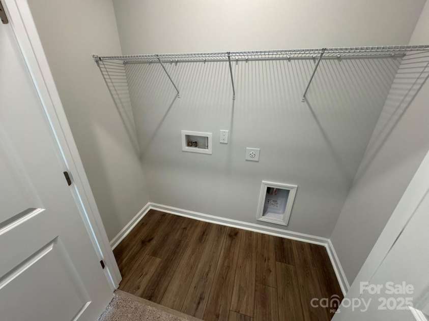 4750 Lakeview Road, Charlotte, NC 28216.  MLS# CAR4261325, YatesRealty ID 2164. Laundry upstairs