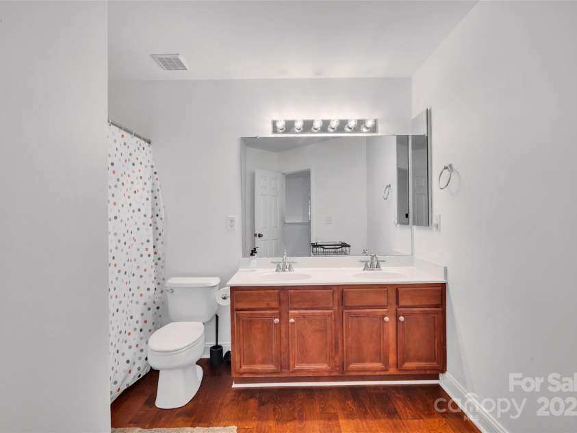 1225 Madison Green Drive, Fort Mill, SC 29715.  MLS# CAR4258843, YatesRealty ID 21640. Full Bath Upstairs