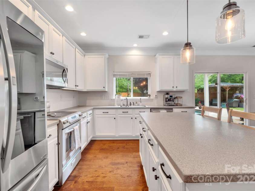 1225 Madison Green Drive, Fort Mill, SC 29715.  MLS# CAR4258843, YatesRealty ID 21640. Kitchen with stainless appliances