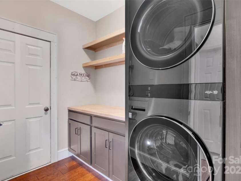 1225 Madison Green Drive, Fort Mill, SC 29715.  MLS# CAR4258843, YatesRealty ID 21640. Laundry Room