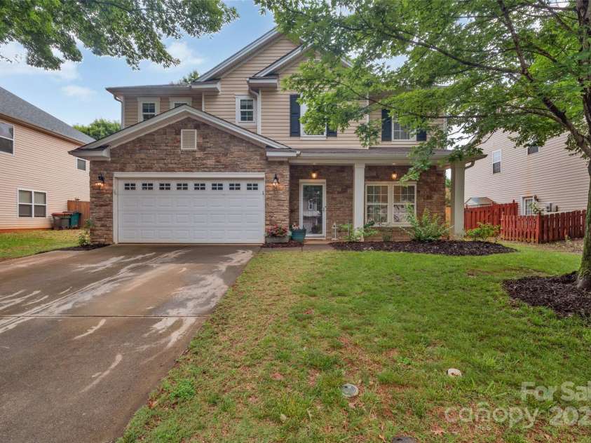 1225 Madison Green Drive, Fort Mill, SC 29715.  MLS# CAR4258843, YatesRealty ID 21640. Welcome Home to 1225 Madison Green, Fort Mill, SC