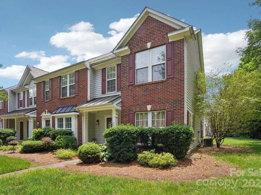 12342 Swan Wings Place, Huntersville, NC 28078.  MLS# CAR4271268, YatesRealty ID 21641. 