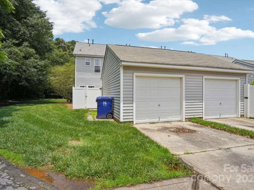 12342 Swan Wings Place, Huntersville, NC 28078.  MLS# CAR4271268, YatesRealty ID 21641. 