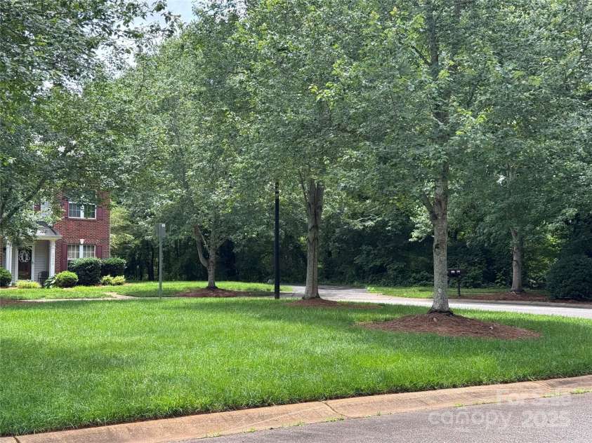 12342 Swan Wings Place, Huntersville, NC 28078.  MLS# CAR4271268, YatesRealty ID 21641. 