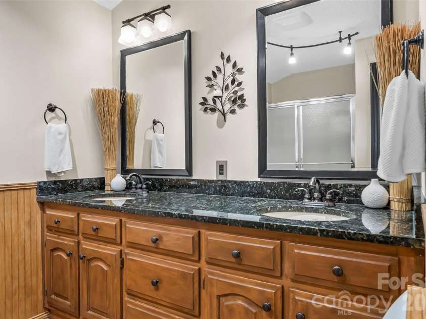 7109 Grandview Extension, Newland, NC 28657.  MLS# CAR4371710, YatesRealty ID 21642. 