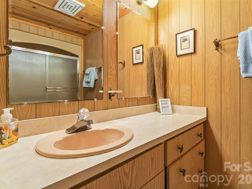 7109 Grandview Extension, Newland, NC 28657.  MLS# CAR4371710, YatesRealty ID 21642. 