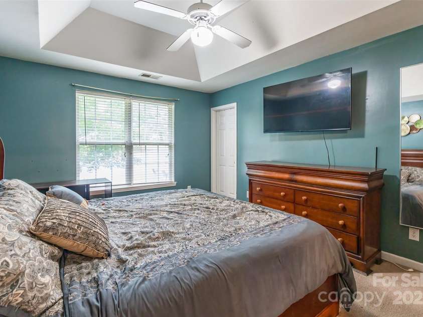 7206 Stoney Place Court, Charlotte, NC 28262.  MLS# CAR4258227, YatesRealty ID 21642. 