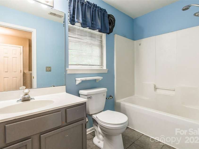 7206 Stoney Place Court, Charlotte, NC 28262.  MLS# CAR4258227, YatesRealty ID 21642. 