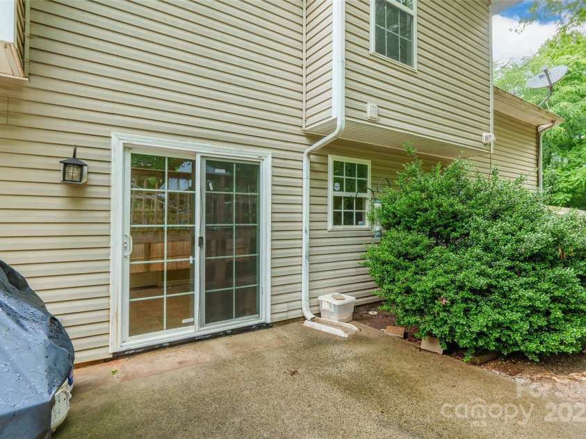 7206 Stoney Place Court, Charlotte, NC 28262.  MLS# CAR4258227, YatesRealty ID 21642. 