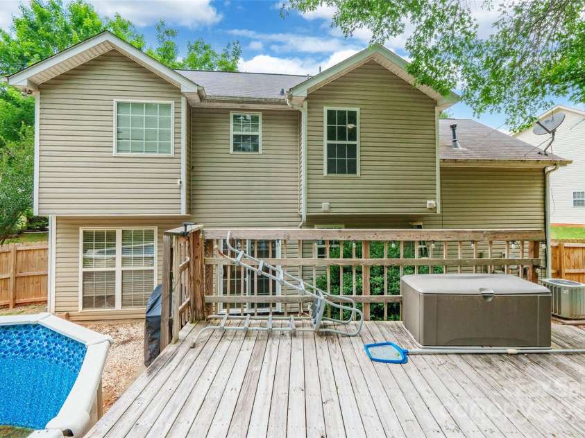 7206 Stoney Place Court, Charlotte, NC 28262.  MLS# CAR4258227, YatesRealty ID 21642. 