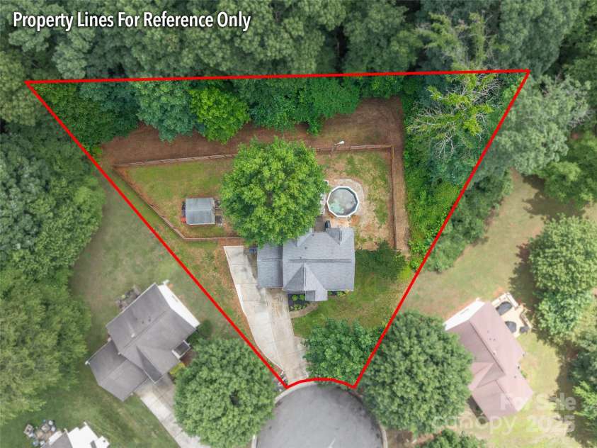 7206 Stoney Place Court, Charlotte, NC 28262.  MLS# CAR4258227, YatesRealty ID 21642. 