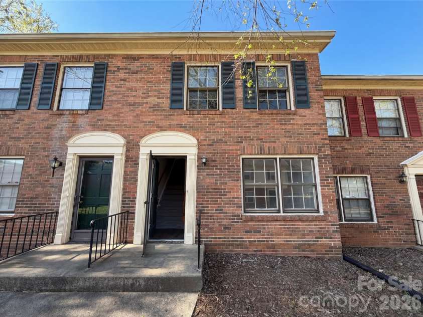 4726 Old Lantern Way, Charlotte, NC 28212.  MLS# CAR4360871, YatesRealty ID 21643. 