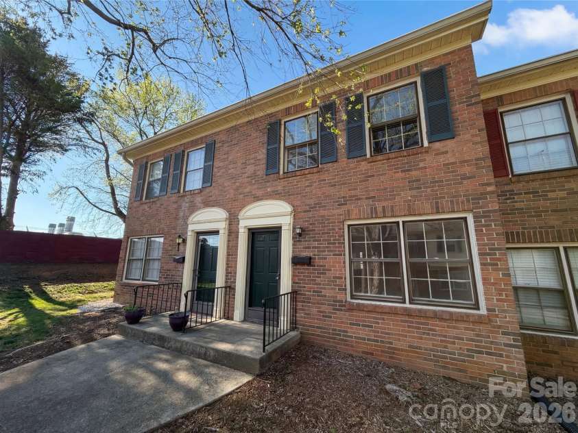 4726 Old Lantern Way, Charlotte, NC 28212.  MLS# CAR4360871, YatesRealty ID 21643. 