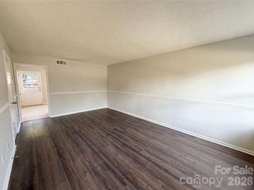 4726 Old Lantern Way, Charlotte, NC 28212.  MLS# CAR4360871, YatesRealty ID 21643. 