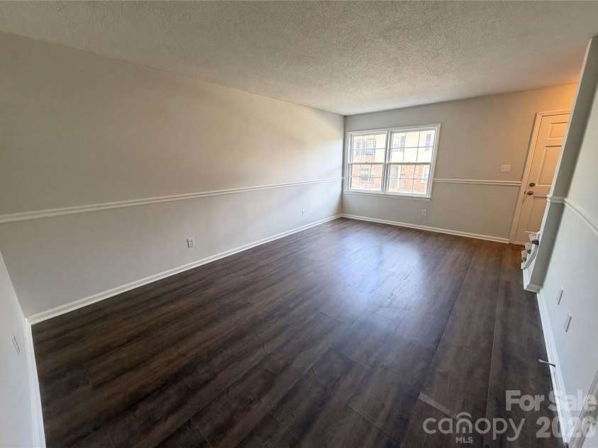 4726 Old Lantern Way, Charlotte, NC 28212.  MLS# CAR4360871, YatesRealty ID 21643. 