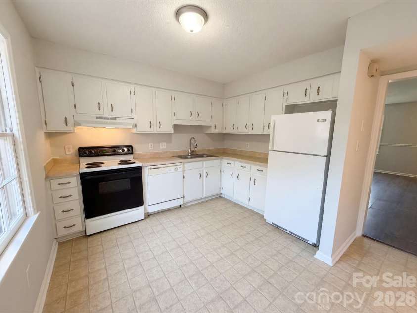 4726 Old Lantern Way, Charlotte, NC 28212.  MLS# CAR4360871, YatesRealty ID 21643. 