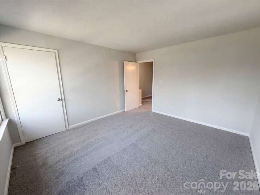 4726 Old Lantern Way, Charlotte, NC 28212.  MLS# CAR4360871, YatesRealty ID 21643. 