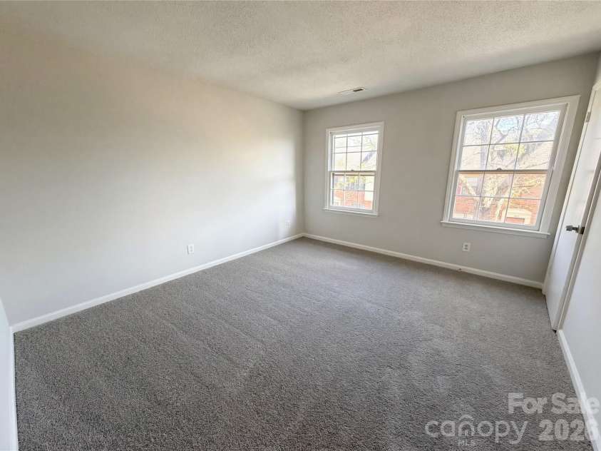 4726 Old Lantern Way, Charlotte, NC 28212.  MLS# CAR4360871, YatesRealty ID 21643. 