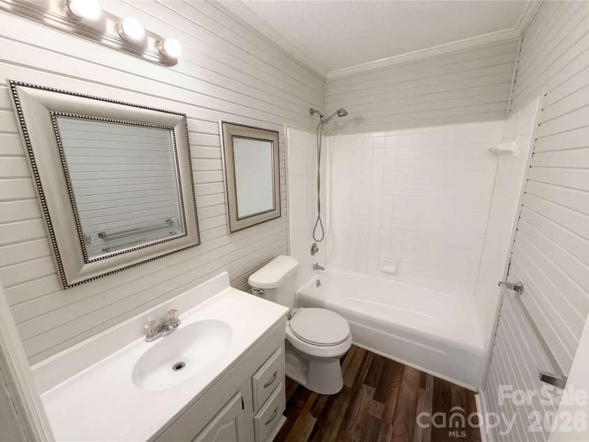 4726 Old Lantern Way, Charlotte, NC 28212.  MLS# CAR4360871, YatesRealty ID 21643. 