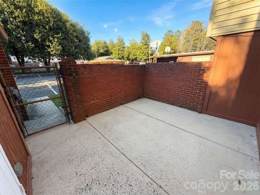4726 Old Lantern Way, Charlotte, NC 28212.  MLS# CAR4360871, YatesRealty ID 21643. 