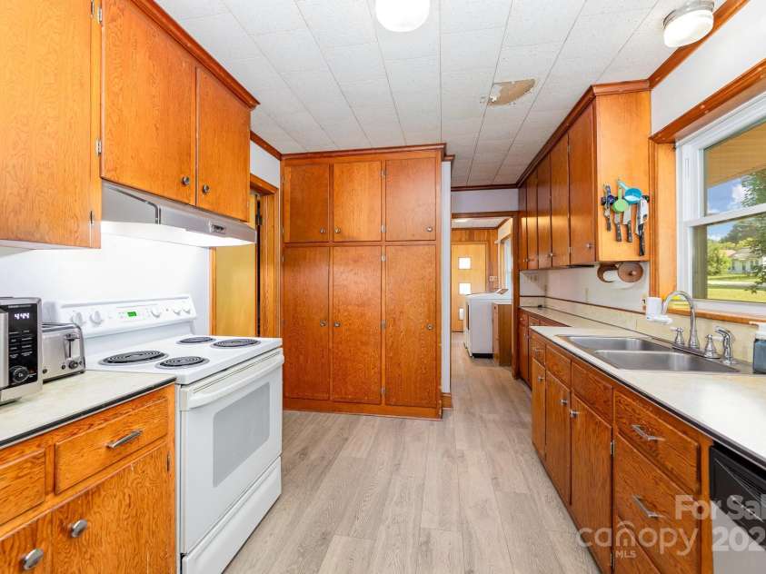 3420 Long Ferry Road, Salisbury, NC 28146.  MLS# CAR4267510, YatesRealty ID 21644. 