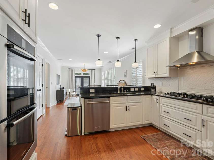 2232 Shenandoah Avenue, Charlotte, NC 28205.  MLS# CAR4379599, YatesRealty ID 21645. 
