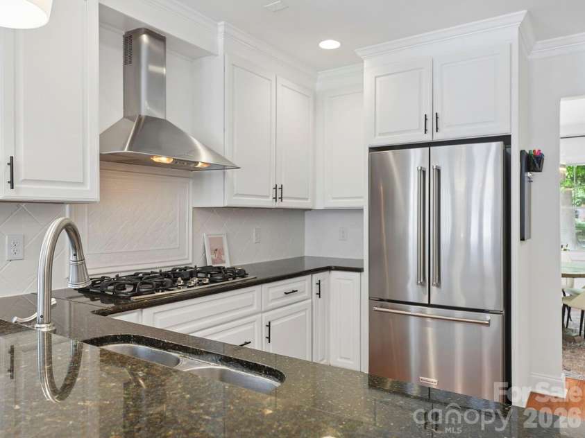 2232 Shenandoah Avenue, Charlotte, NC 28205.  MLS# CAR4379599, YatesRealty ID 21645. 