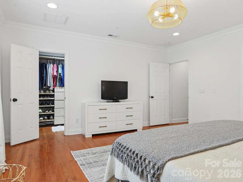 2232 Shenandoah Avenue, Charlotte, NC 28205.  MLS# CAR4379599, YatesRealty ID 21645. 