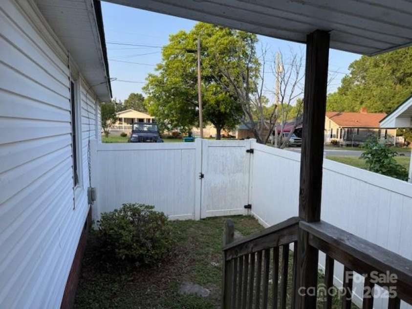 407 Mill Street, Landis, NC 28088.  MLS# CAR4268228, YatesRealty ID 21645. 