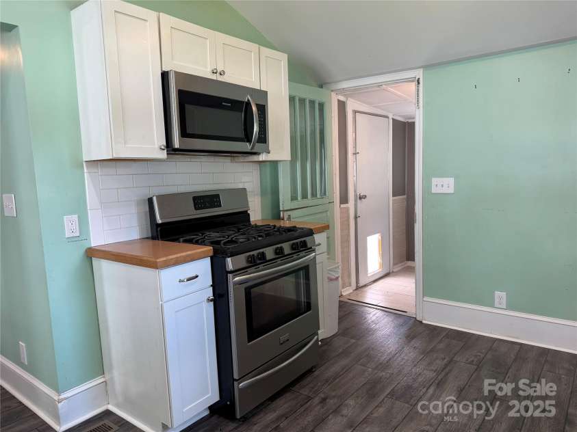 407 Mill Street, Landis, NC 28088.  MLS# CAR4268228, YatesRealty ID 21645. 