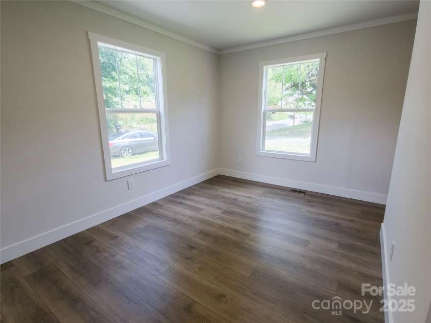 126 Fountain Way, Swannanoa, NC 28778.  MLS# CAR4273601, YatesRealty ID 21647. Dining Room