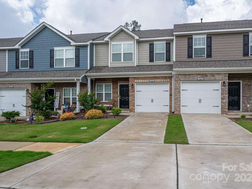 348 Zocalo Drive, Gastonia, NC 28056.  MLS# CAR4259017, YatesRealty ID 21648. 