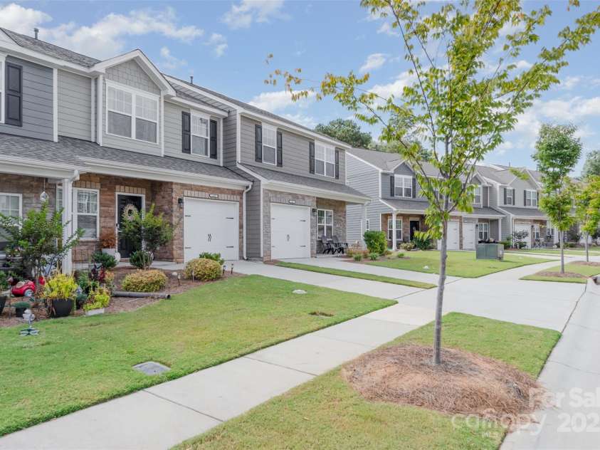 348 Zocalo Drive, Gastonia, NC 28056.  MLS# CAR4306687, YatesRealty ID 21648. 1-car garage and driveway