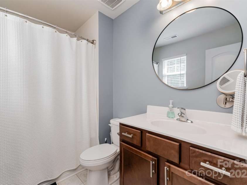 348 Zocalo Drive, Gastonia, NC 28056.  MLS# CAR4306687, YatesRealty ID 21648. Primary en-suite bathroom 