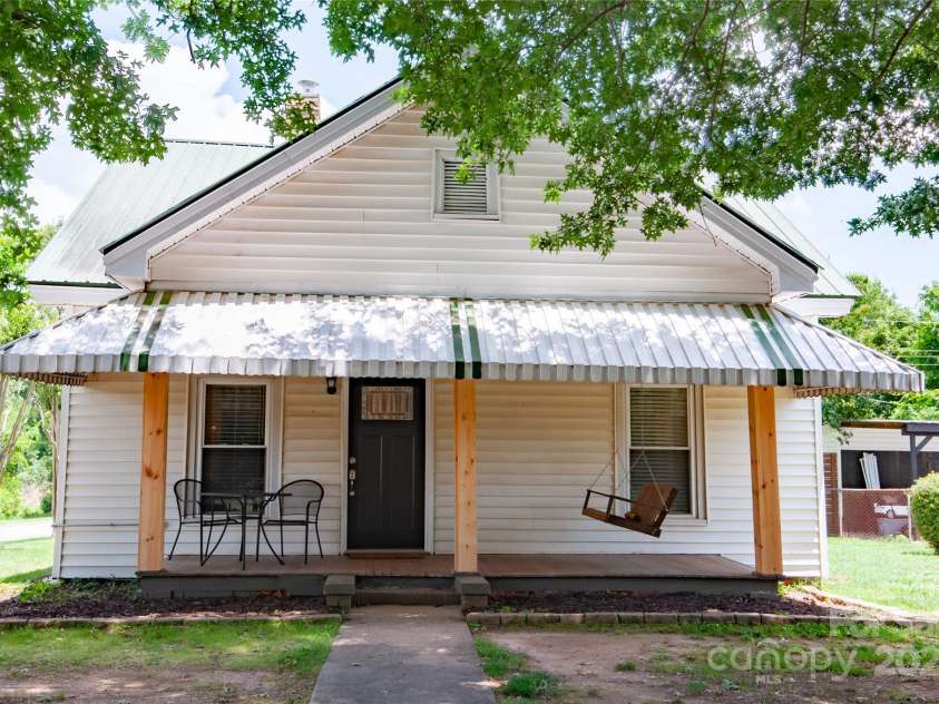 505 Eastway Drive, Troutman, NC 28166.  MLS# CAR4268041, YatesRealty ID 21649. 