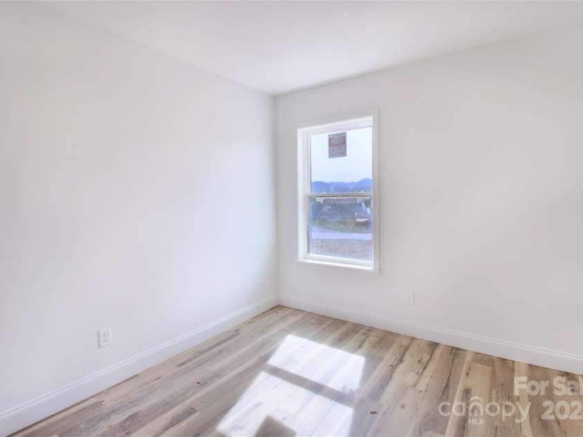 380 Quinn Hill Lane, Mars Hill, NC 28754.  MLS# CAR4127561, YatesRealty ID 2165. 