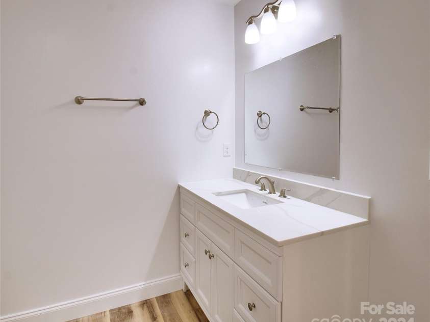 380 Quinn Hill Lane, Mars Hill, NC 28754.  MLS# CAR4127561, YatesRealty ID 2165. 