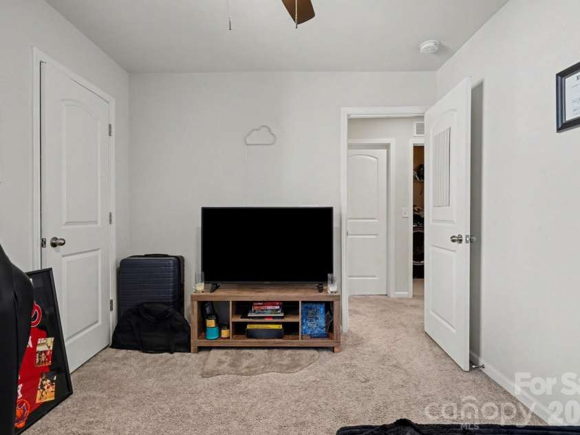 5608 Axil Lane, Charlotte, NC 28269.  MLS# CAR4349614, YatesRealty ID 2165. Guest Bedroom 2 Bed Vantage
