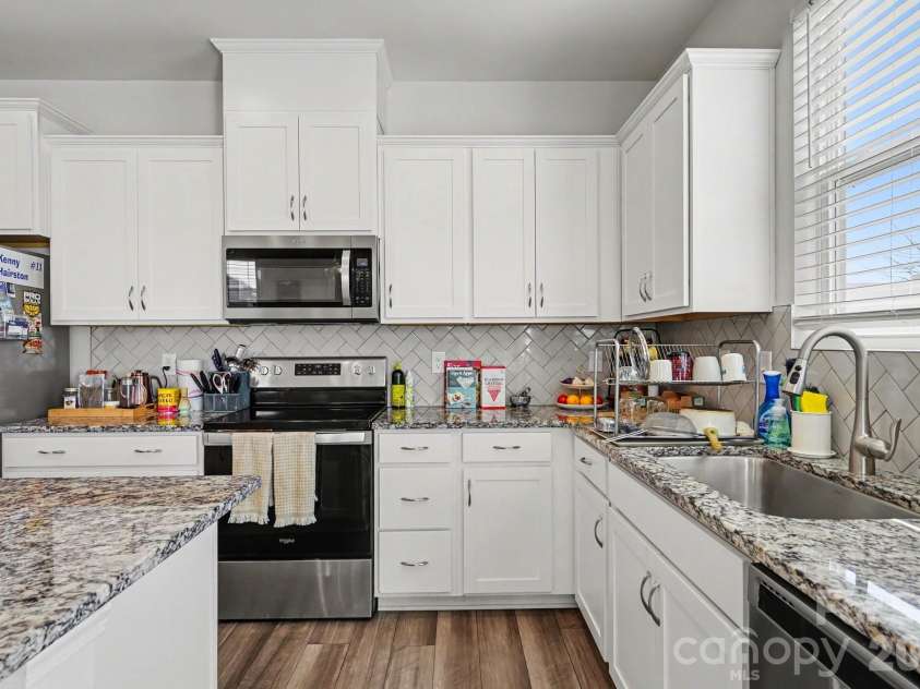 5608 Axil Lane, Charlotte, NC 28269.  MLS# CAR4349614, YatesRealty ID 2165. Kitchen 