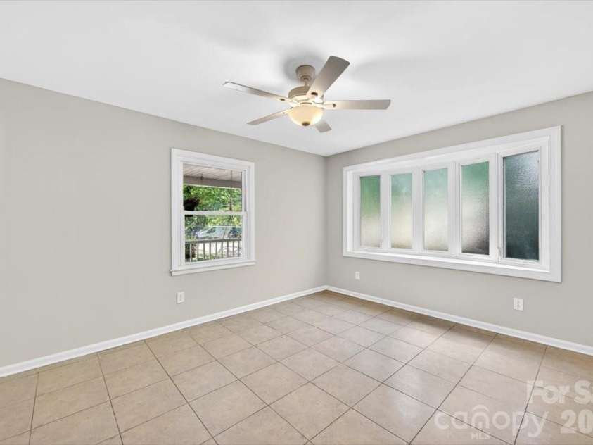 900 John Street, Matthews, NC 28105.  MLS# CAR4370115, YatesRealty ID 21650. 