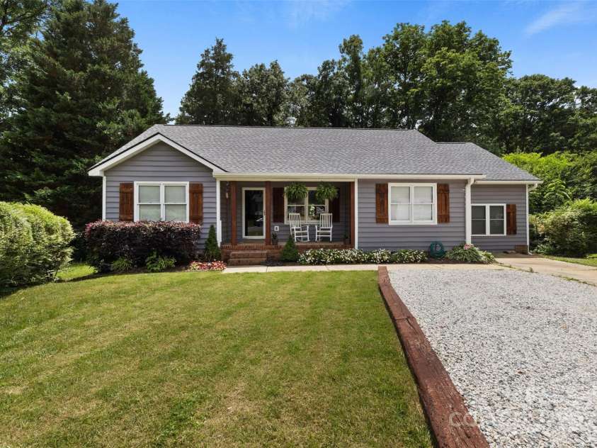 1507 Breckenwood Drive, Rock Hill, SC 29732.  MLS# CAR4272300, YatesRealty ID 21653. 