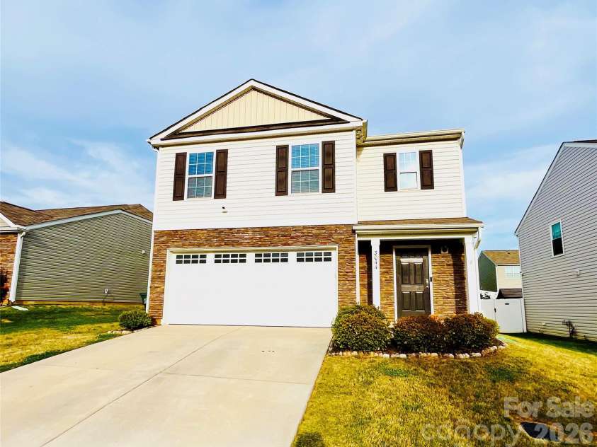 3044 Winesap Drive, Dallas, NC 28034.  MLS# CAR4371455, YatesRealty ID 21653. 