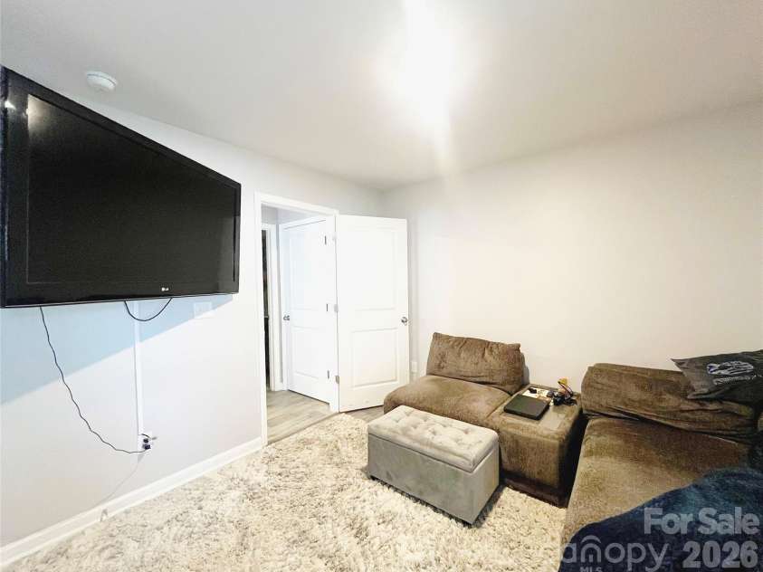 3044 Winesap Drive, Dallas, NC 28034.  MLS# CAR4371455, YatesRealty ID 21653. 