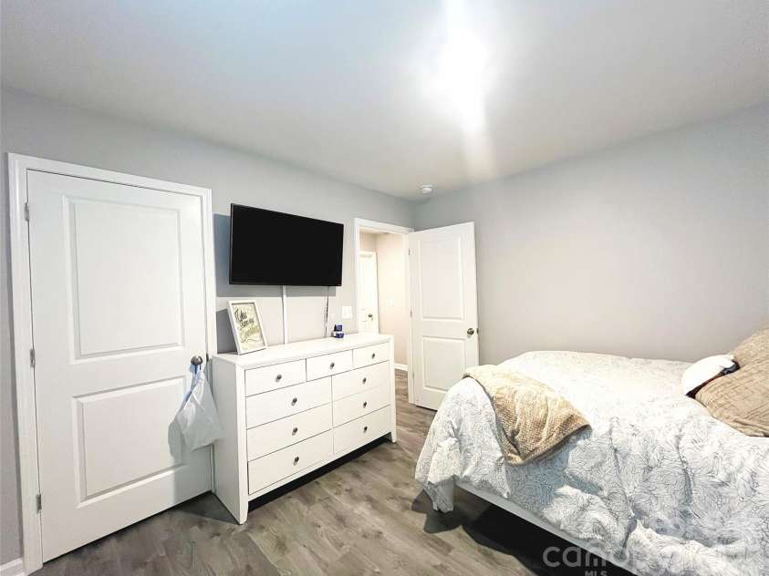 3044 Winesap Drive, Dallas, NC 28034.  MLS# CAR4371455, YatesRealty ID 21653. 