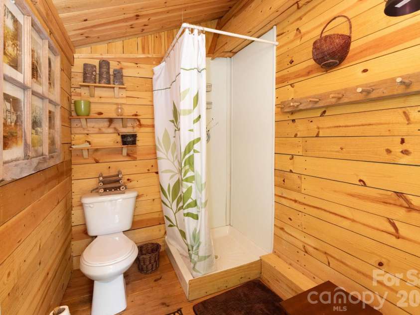 1492 Murray Road, Canton, NC 28716.  MLS# CAR4376547, YatesRealty ID 21656. Guest Cabin Bath