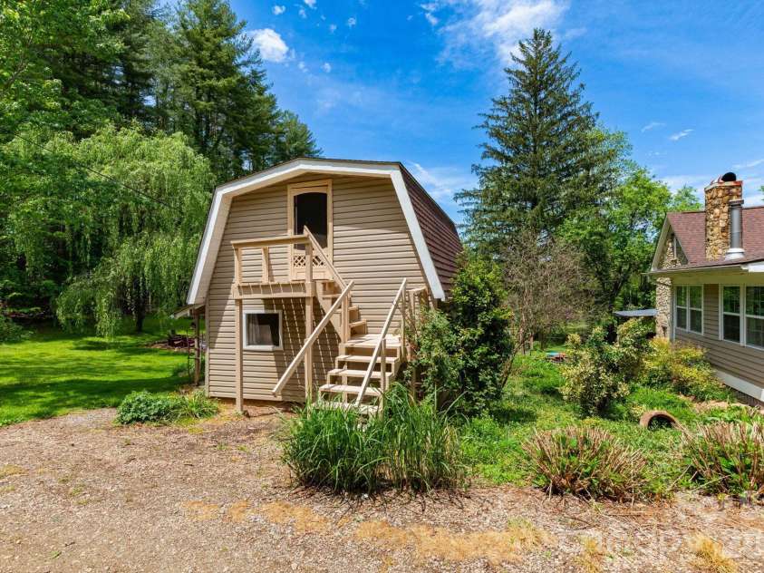 1492 Murray Road, Canton, NC 28716.  MLS# CAR4376547, YatesRealty ID 21656. Guest Cabin Front