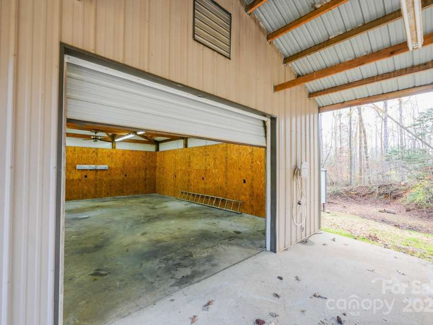 183 Creekside Drive, Forest City, NC 28043.  MLS# CAR4199948, YatesRealty ID 21656. Insulated Building