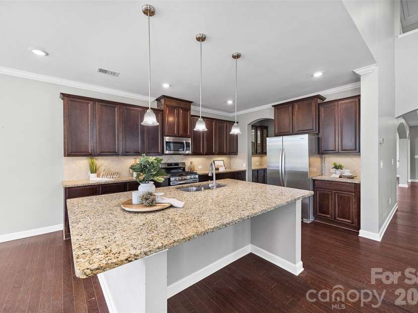 213 Candella Drive, Matthews, NC 28104.  MLS# CAR4365579, YatesRealty ID 21657. 
