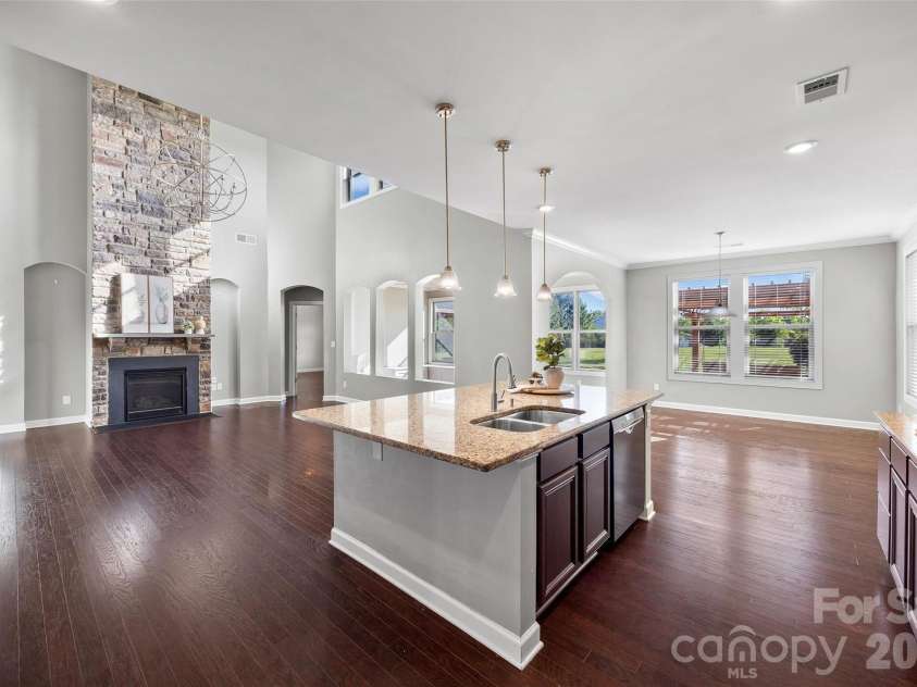 213 Candella Drive, Matthews, NC 28104.  MLS# CAR4365579, YatesRealty ID 21657. 
