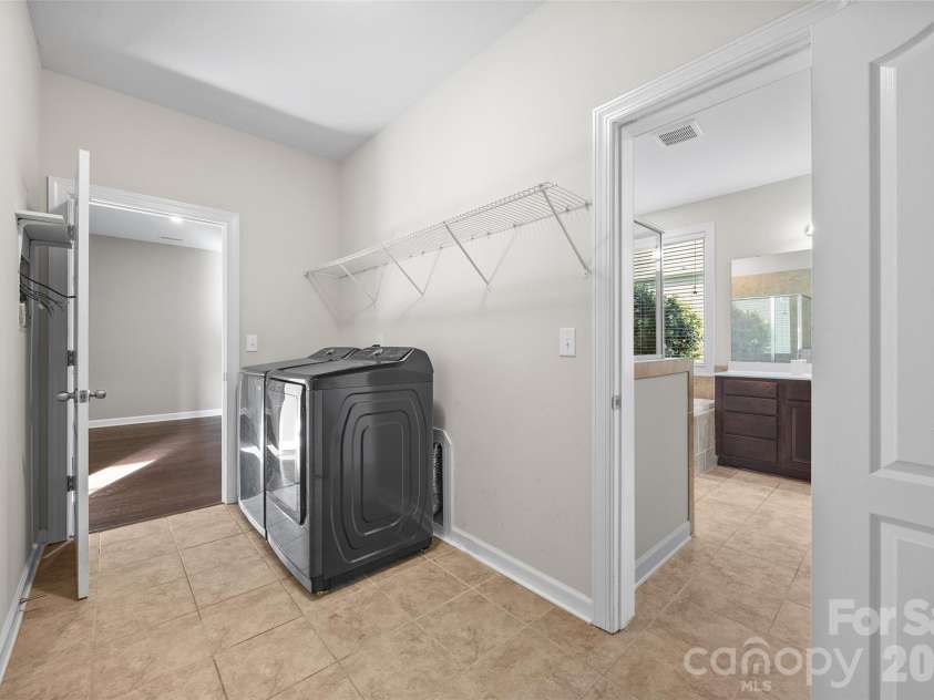213 Candella Drive, Matthews, NC 28104.  MLS# CAR4365579, YatesRealty ID 21657. 